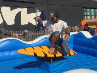 Alquiler de tabla de surf mecánica en Barcelona - Xuxisland
