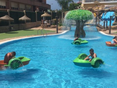 Alquiler de barcas acuáticas en Barcelona - Xuxisland