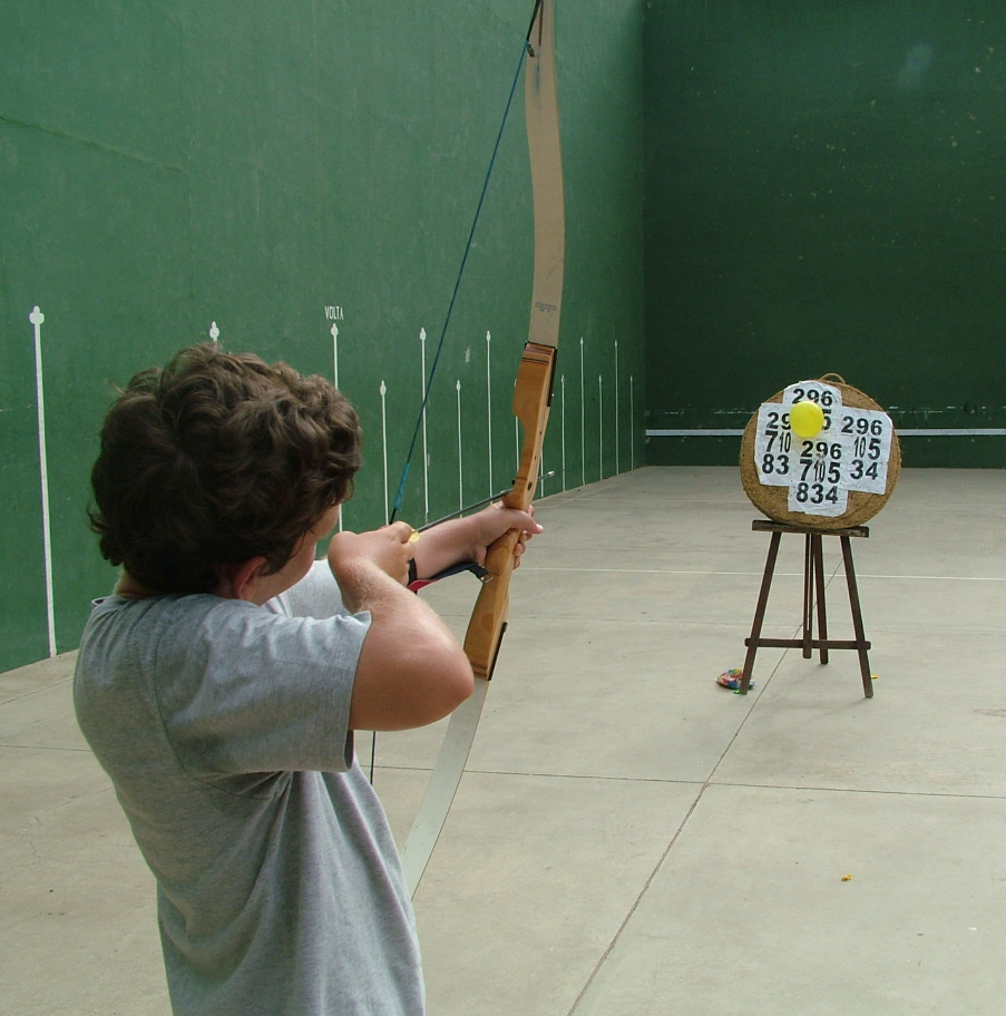 Tiro con arco con carpa para eventos